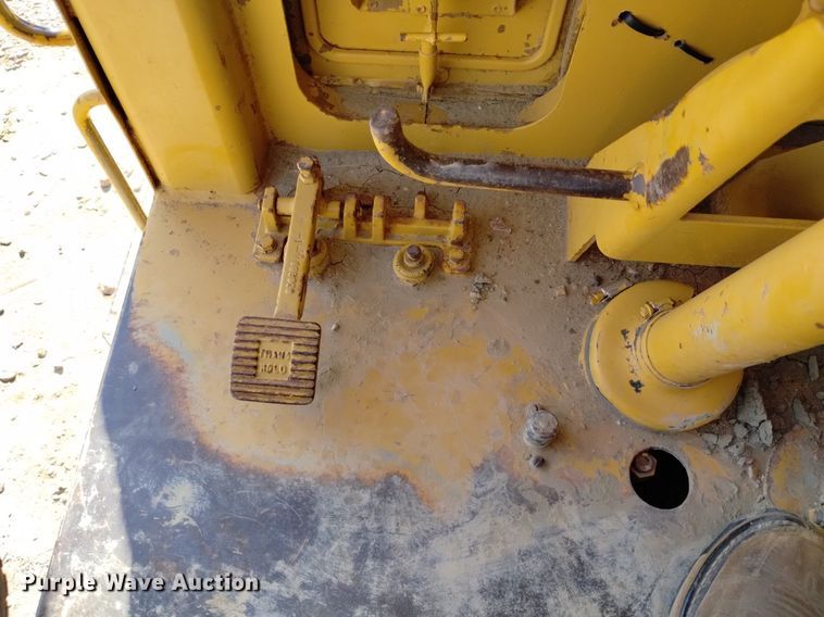 image for item DP3314 1981 Caterpillar 631D  water wagon