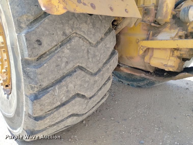 image for item DP3314 1981 Caterpillar 631D  water wagon