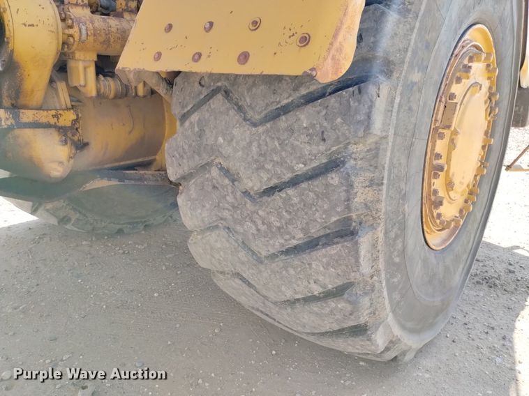 image for item DP3314 1981 Caterpillar 631D  water wagon