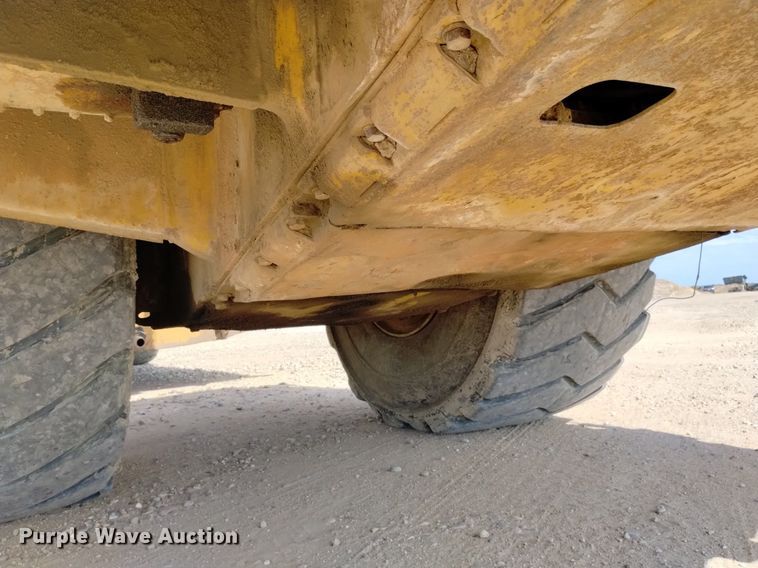 image for item DP3314 1981 Caterpillar 631D  water wagon