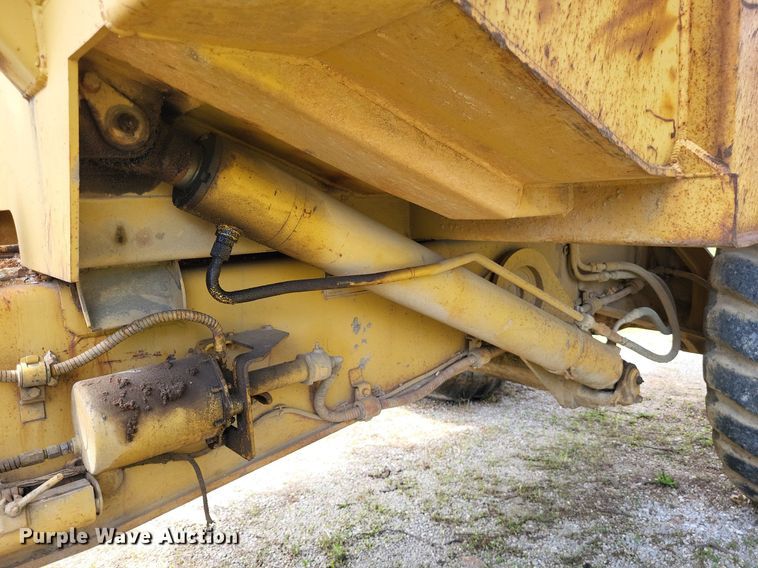 image for item DP5181 1990 Caterpillar D25D  haul truck