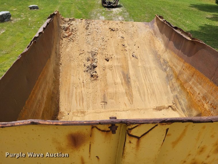 image for item DP5181 1990 Caterpillar D25D  haul truck