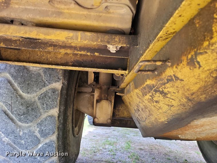 image for item DP5181 1990 Caterpillar D25D  haul truck