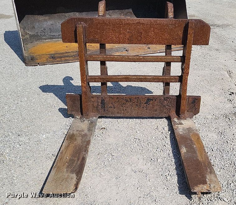 image for item DP5185 (2) wheel loader attachments