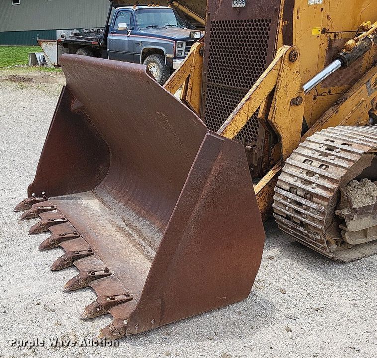 image for item DP5186 1987 Case 1155E  high lift track loader