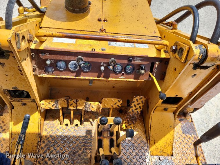 image for item DP5186 1987 Case 1155E  high lift track loader