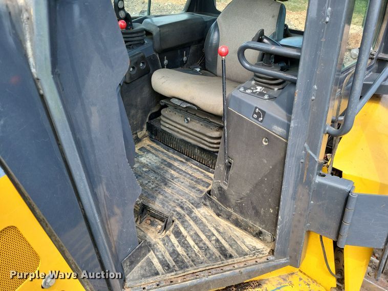 image for item DP5187 2015 John Deere 700K LGP  dozer