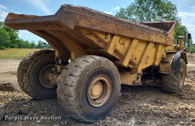 image for item DP5189 1990 Caterpillar D25D  haul truck