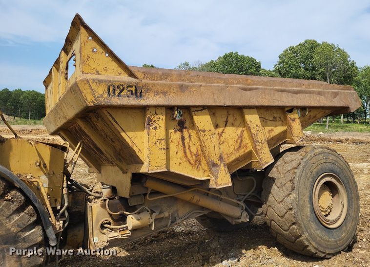 image for item DP5189 1990 Caterpillar D25D  haul truck