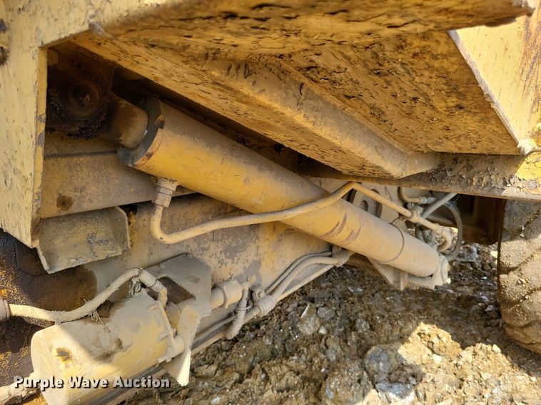 image for item DP5189 1990 Caterpillar D25D  haul truck