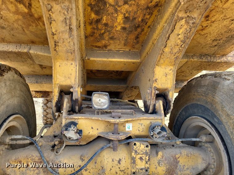 image for item DP5189 1990 Caterpillar D25D  haul truck