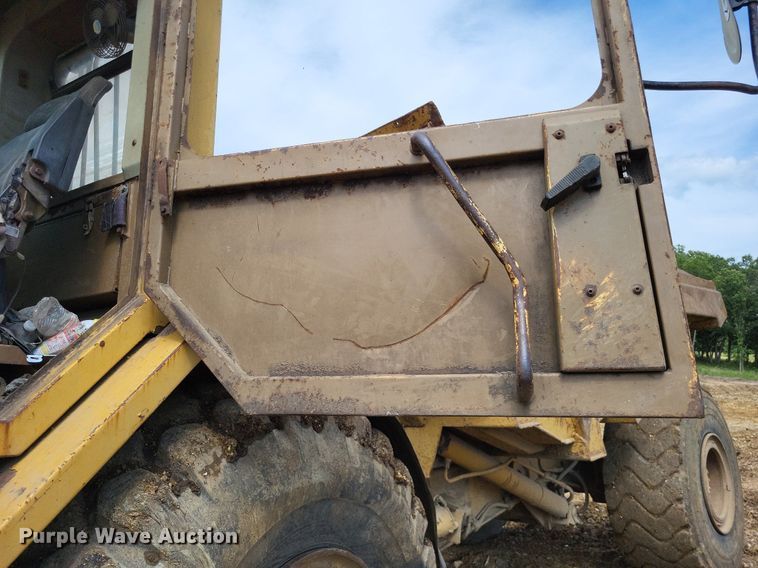 image for item DP5189 1990 Caterpillar D25D  haul truck