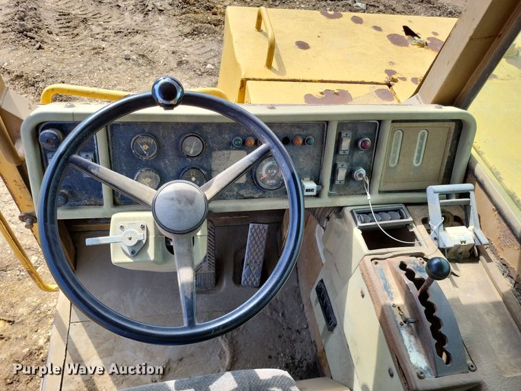 image for item DP5189 1990 Caterpillar D25D  haul truck