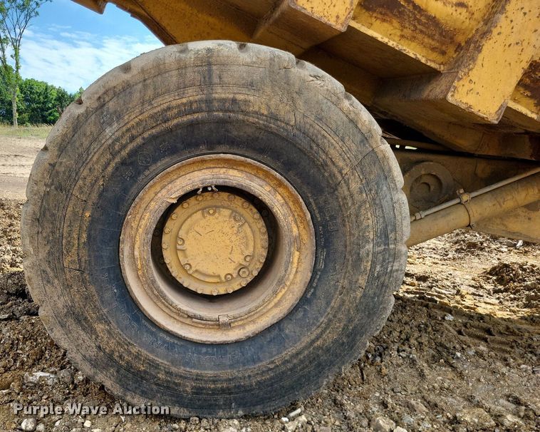 image for item DP5189 1990 Caterpillar D25D  haul truck