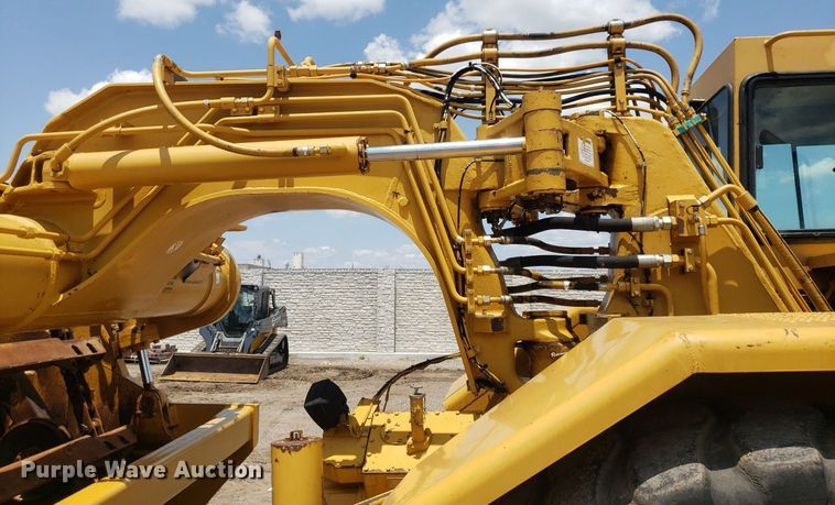 image for item DP8075 2006 Caterpillar 615C  elevating scraper