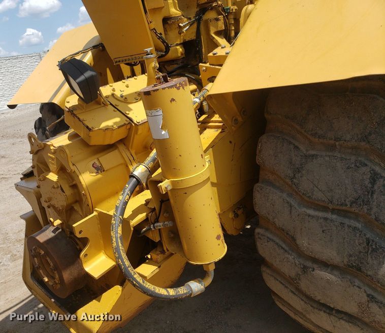 image for item DP8075 2006 Caterpillar 615C  elevating scraper