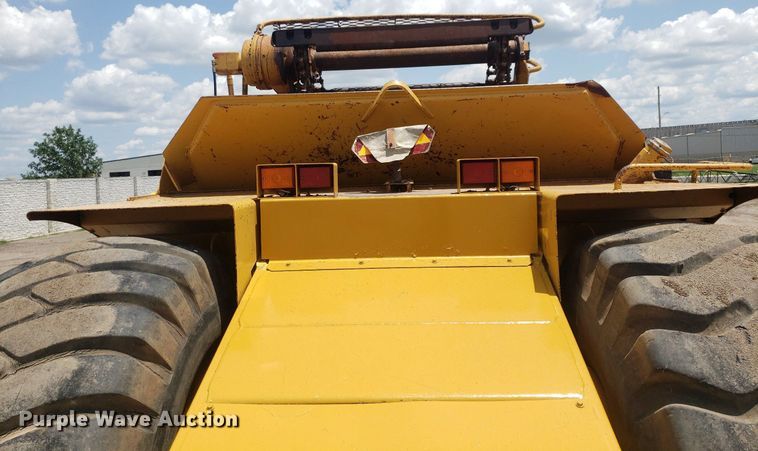 image for item DP8075 2006 Caterpillar 615C  elevating scraper