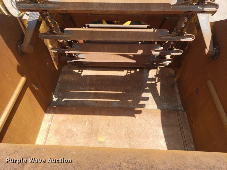 image for item DP8075 2006 Caterpillar 615C  elevating scraper