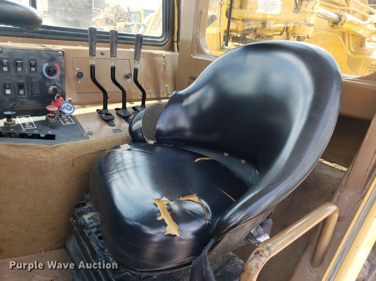 image for item DP8075 2006 Caterpillar 615C  elevating scraper