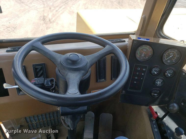 image for item DP8075 2006 Caterpillar 615C  elevating scraper