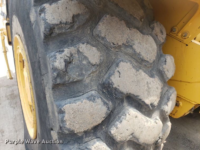 image for item DP8075 2006 Caterpillar 615C  elevating scraper