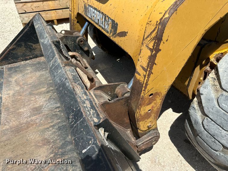 image for item DQ1337 2008 Caterpillar 246C  skid steer loader