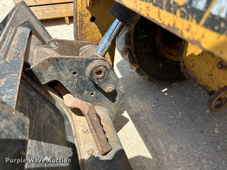 image for item DQ1337 2008 Caterpillar 246C  skid steer loader