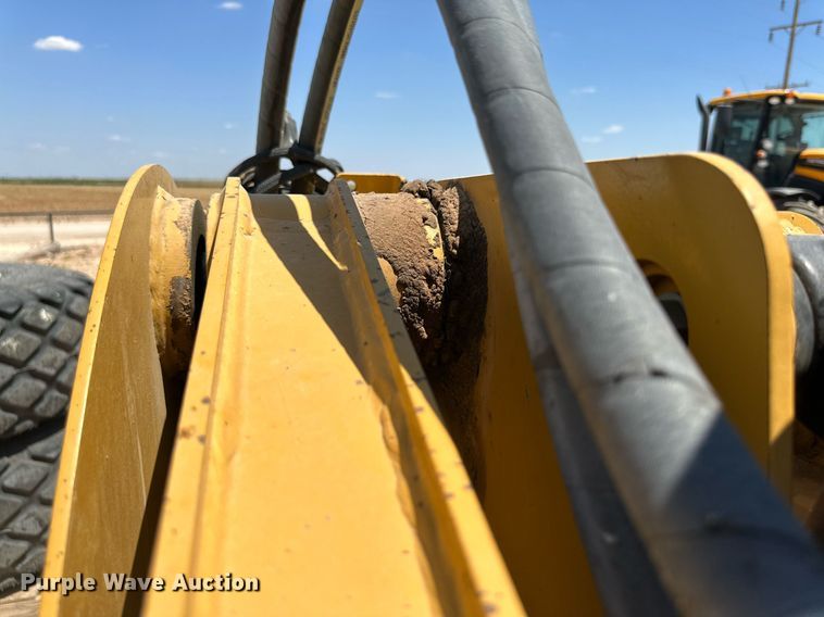 image for item DQ1337 2008 Caterpillar 246C  skid steer loader