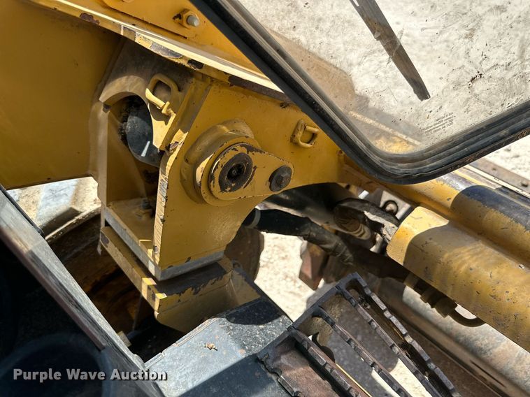 image for item DQ1337 2008 Caterpillar 246C  skid steer loader