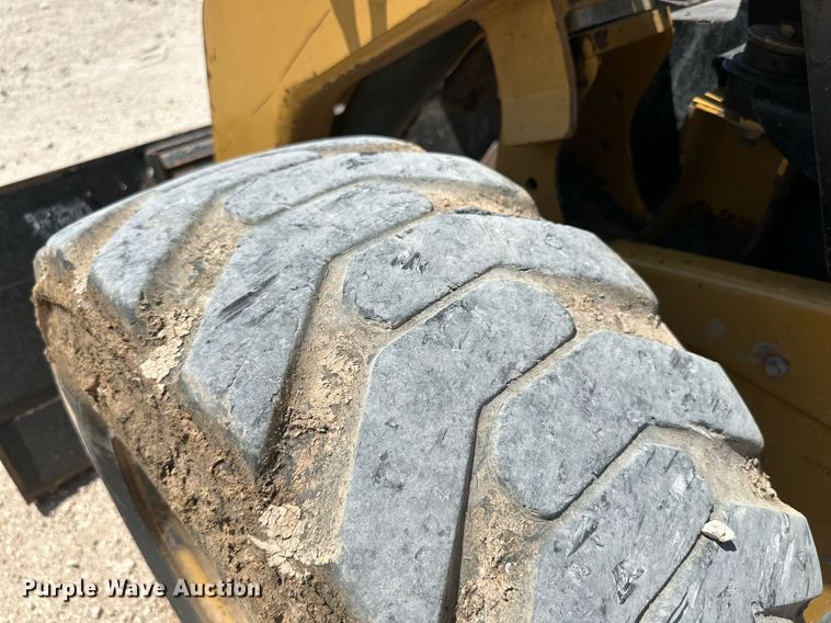 image for item DQ1337 2008 Caterpillar 246C  skid steer loader