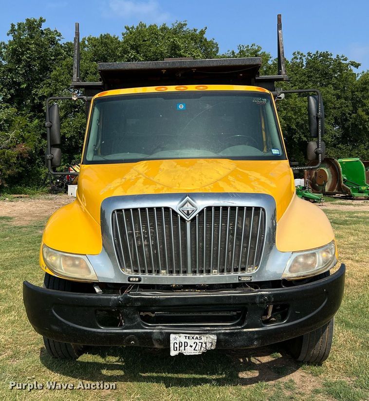 image for item DQ2084 2007 International 4300  dump truck