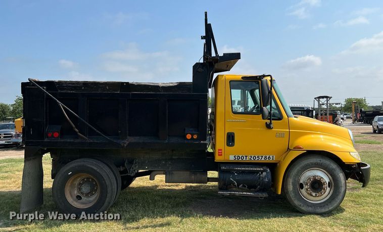 image for item DQ2084 2007 International 4300  dump truck
