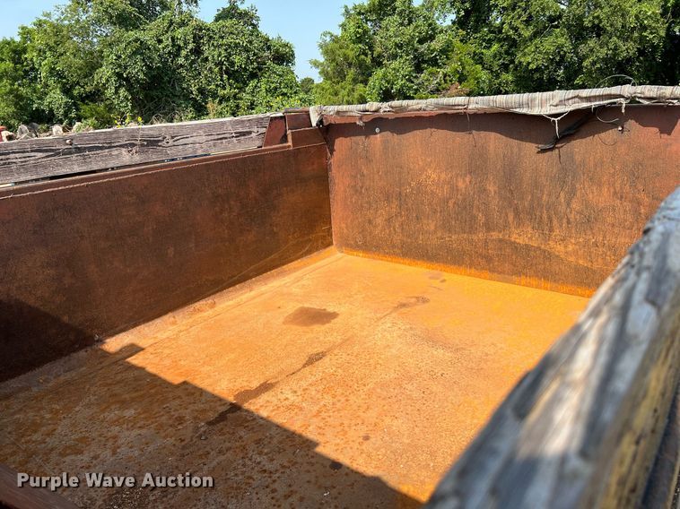 image for item DQ2084 2007 International 4300  dump truck