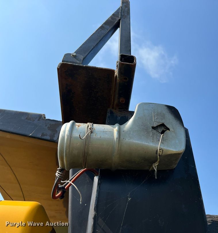 image for item DQ2084 2007 International 4300  dump truck