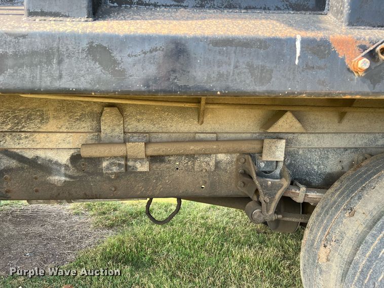 image for item DQ2084 2007 International 4300  dump truck