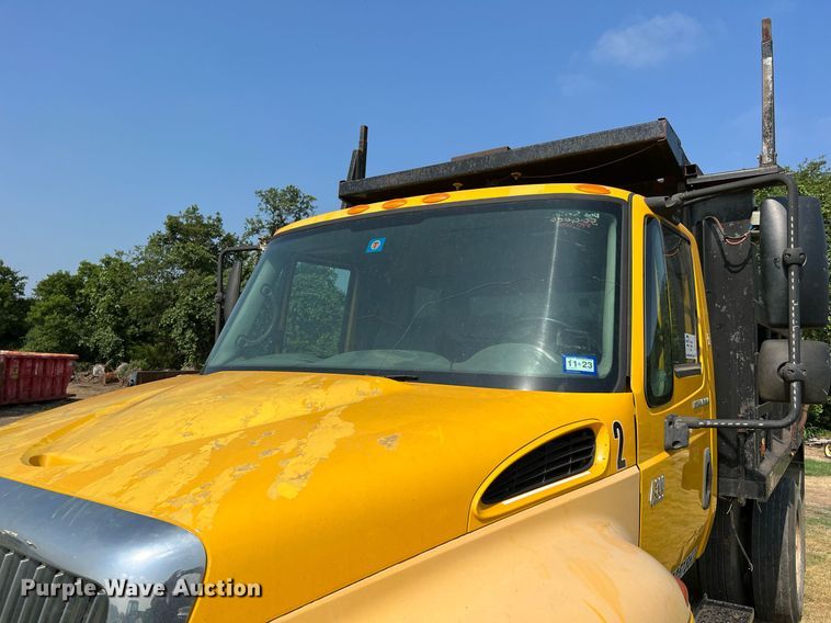 image for item DQ2084 2007 International 4300  dump truck