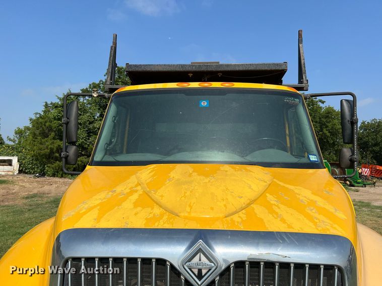 image for item DQ2084 2007 International 4300  dump truck