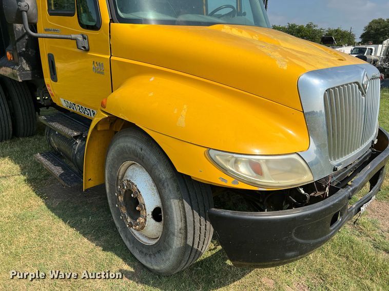image for item DQ2084 2007 International 4300  dump truck