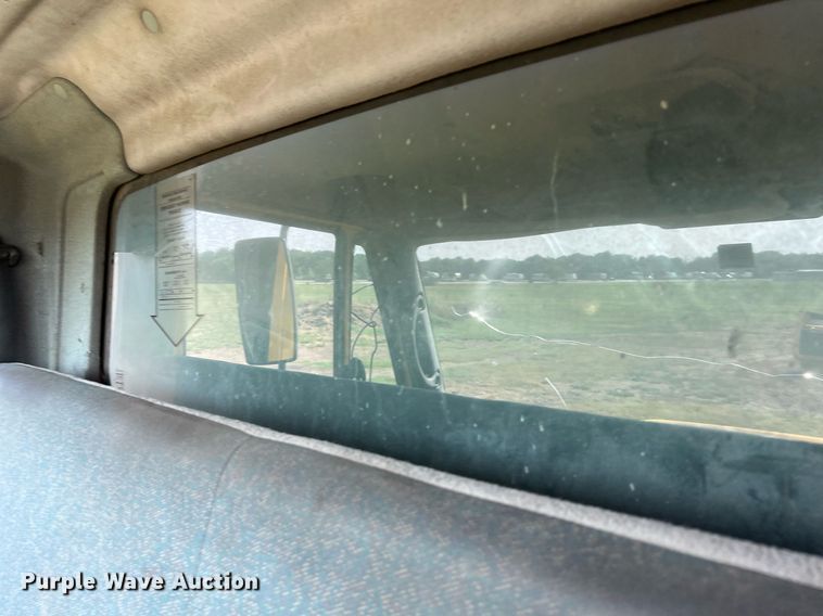 image for item DQ2084 2007 International 4300  dump truck