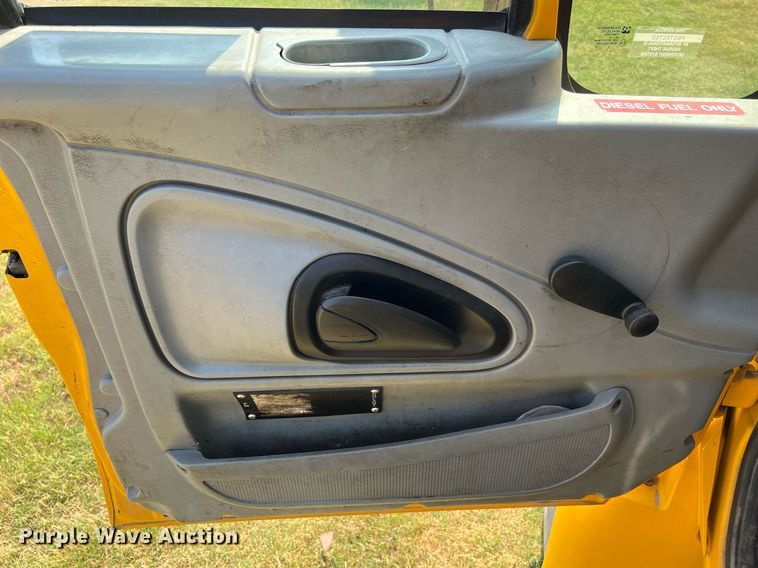 image for item DQ2084 2007 International 4300  dump truck