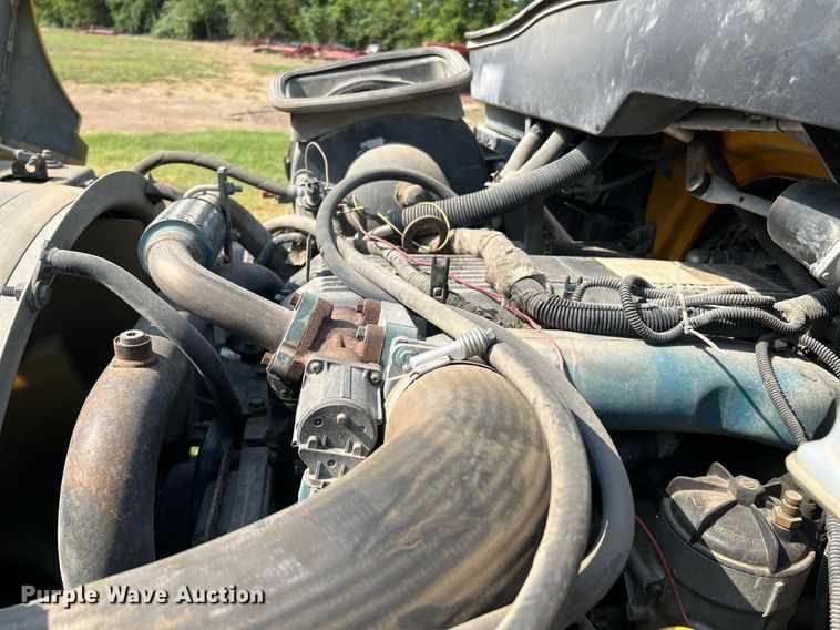 image for item DQ2084 2007 International 4300  dump truck