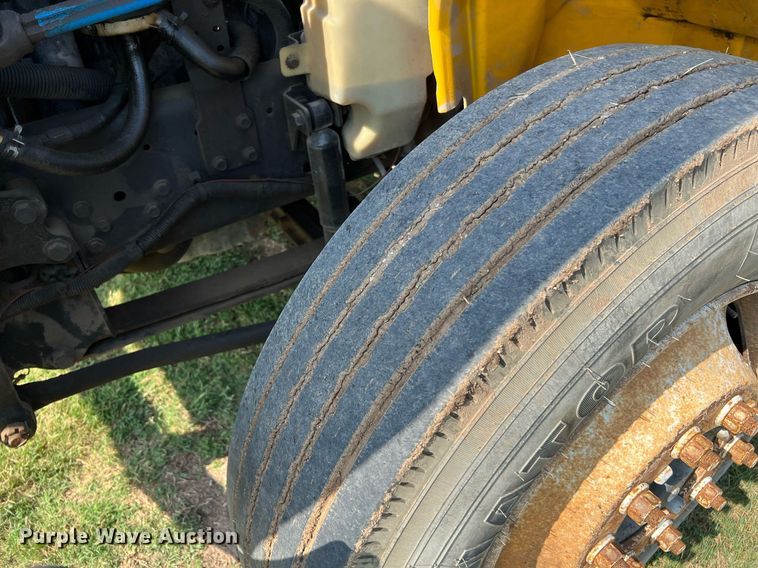 image for item DQ2084 2007 International 4300  dump truck