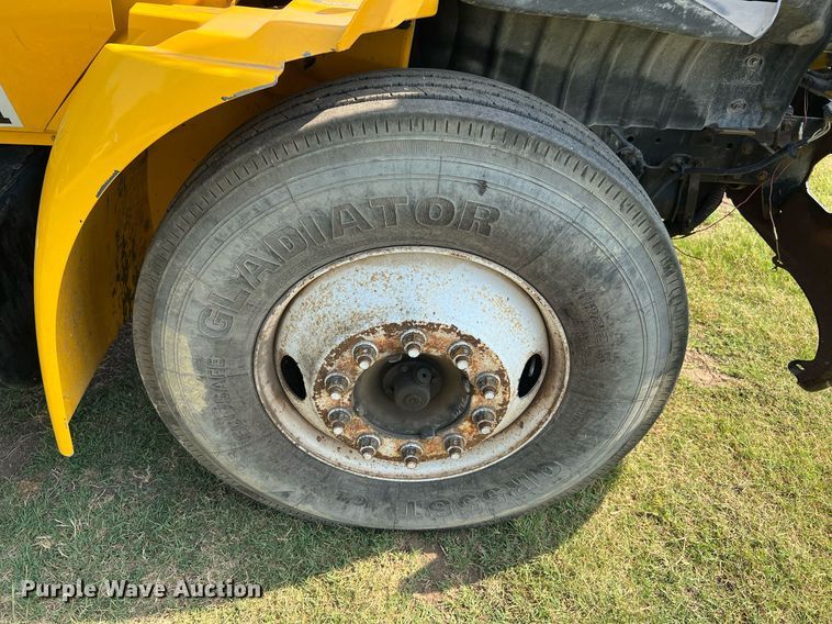 image for item DQ2084 2007 International 4300  dump truck