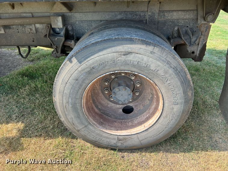 image for item DQ2084 2007 International 4300  dump truck