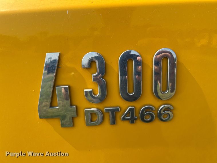 image for item DQ2084 2007 International 4300  dump truck