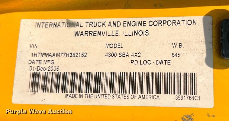 image for item DQ2084 2007 International 4300  dump truck