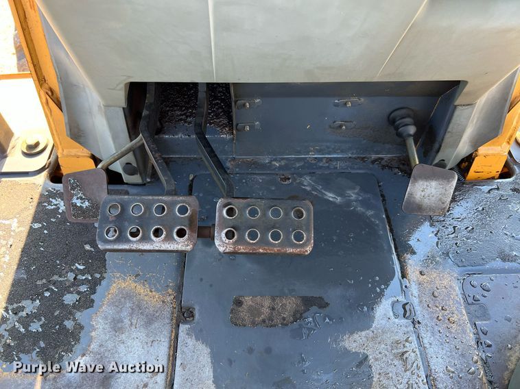 image for item DQ2098 1995 Case 580L  backhoe