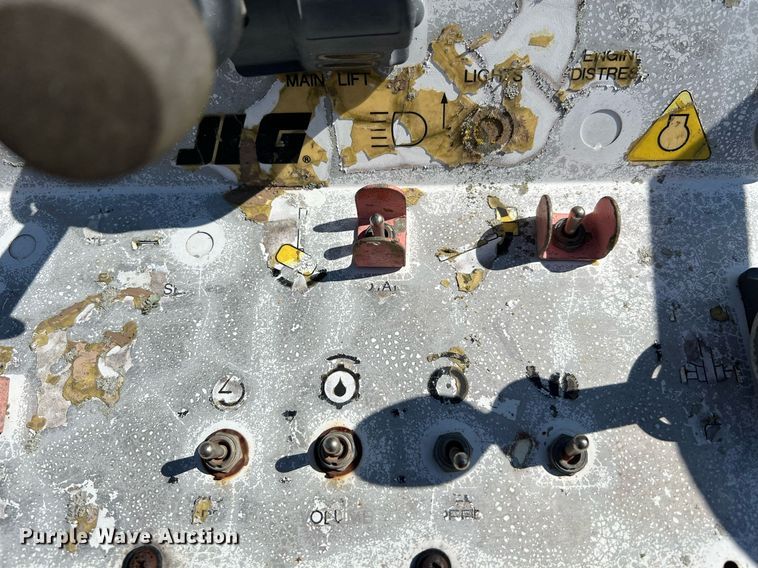 image for item DQ2099 1997 JLG 80H  boom lift