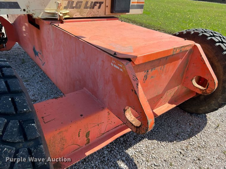 image for item DQ2099 1997 JLG 80H  boom lift