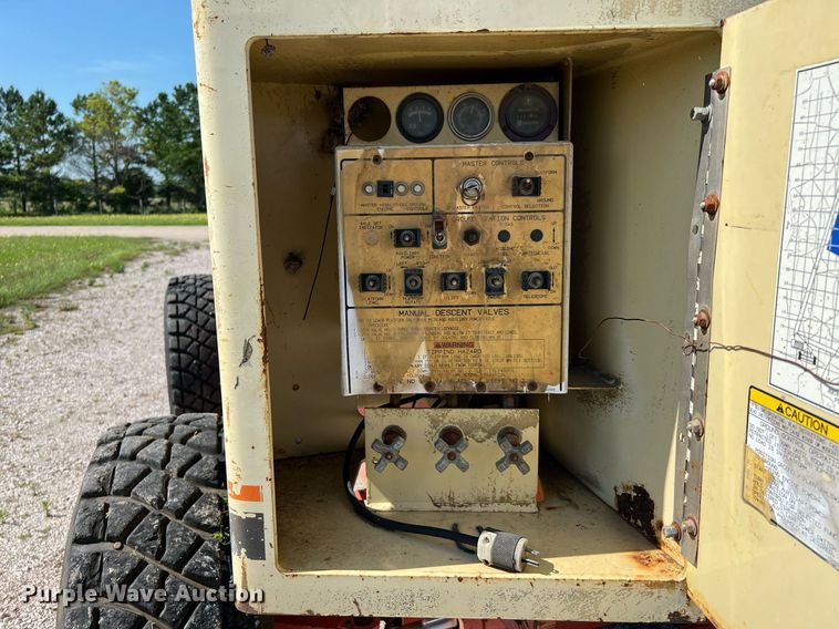 image for item DQ2099 1997 JLG 80H  boom lift